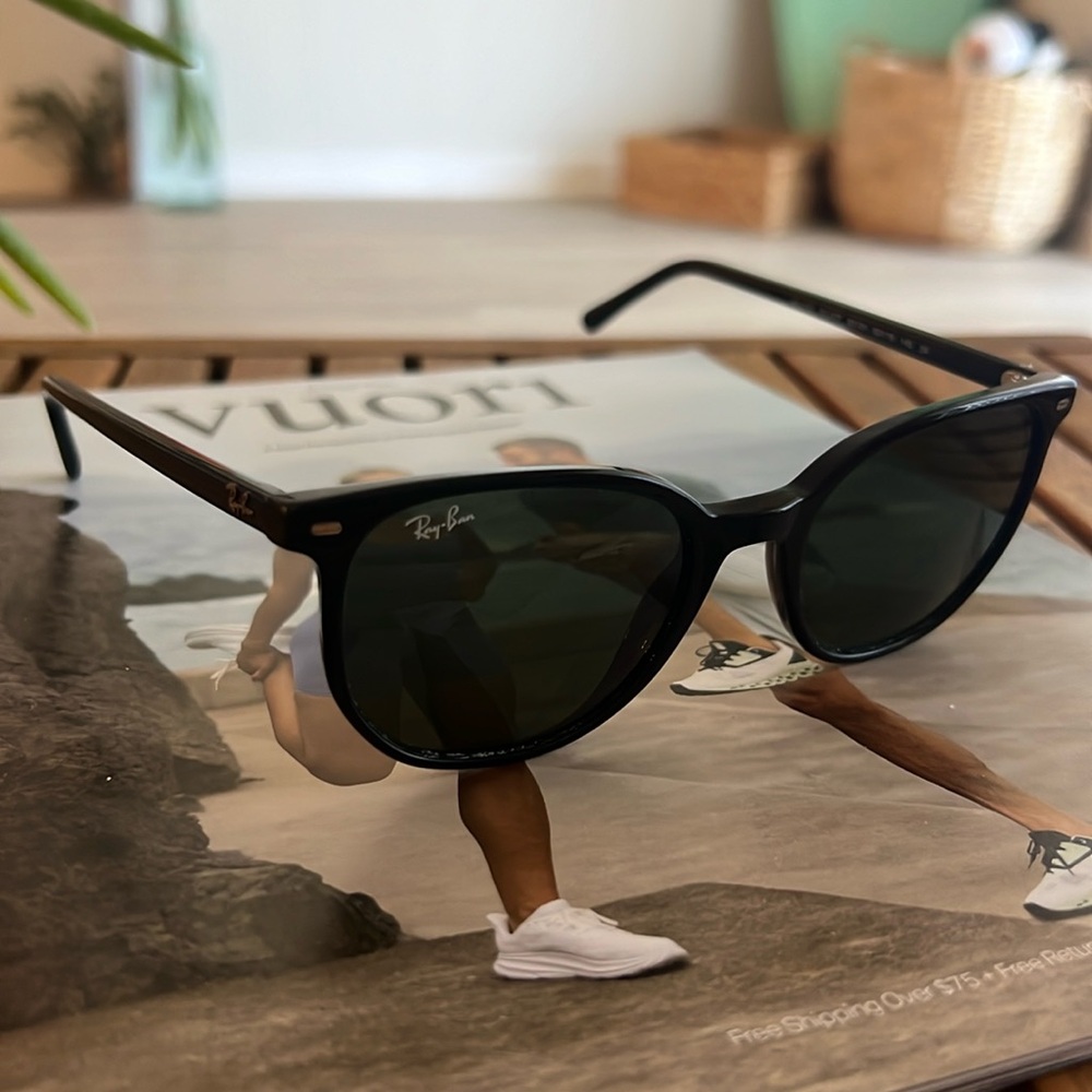 Ray-Ban Polished Black Sunglasses